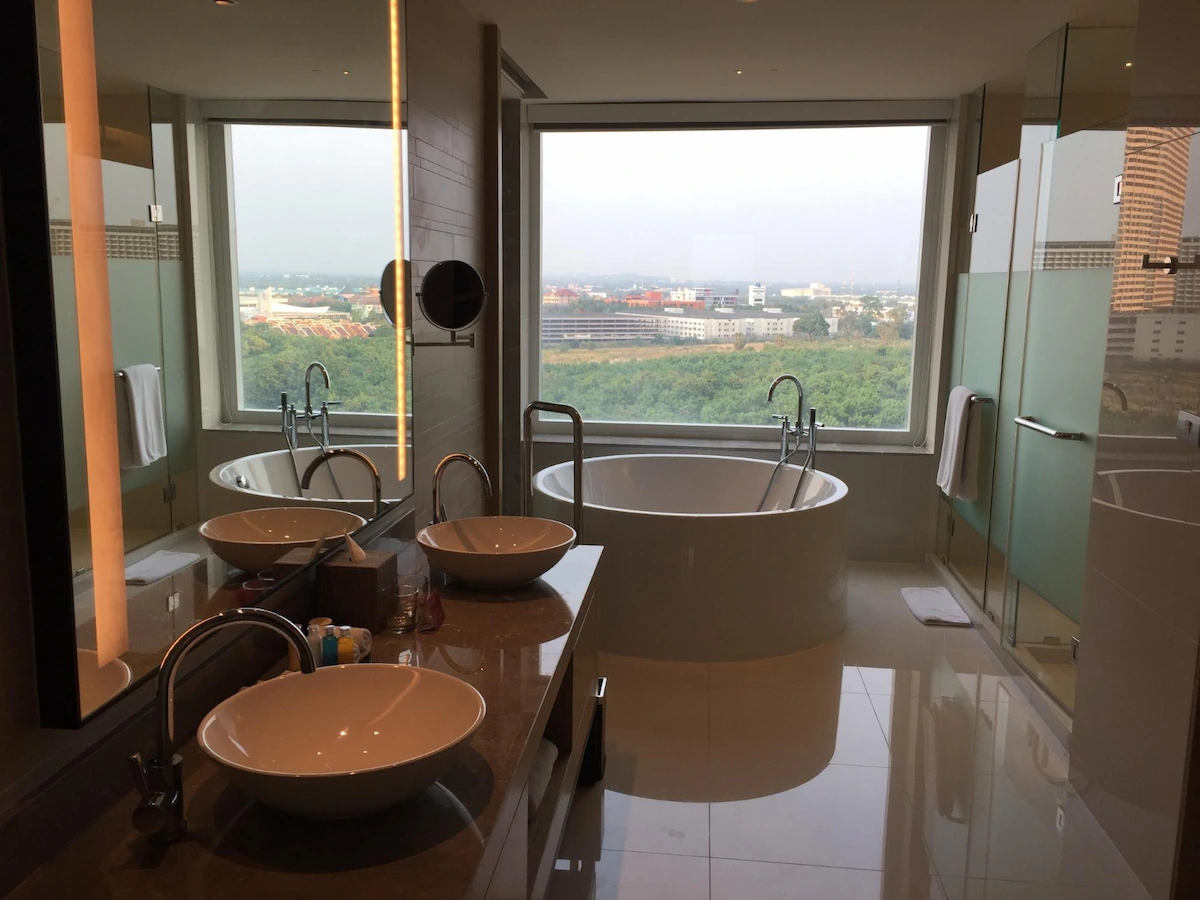 Modern Bathroom with Round Bathtub